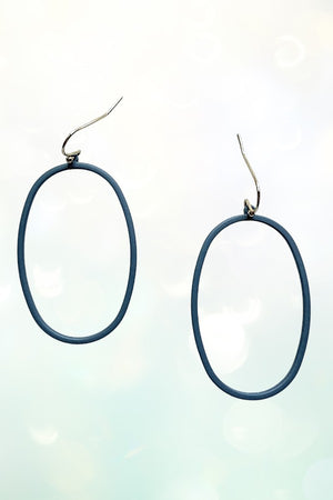 OVAL CUT OUT DANGLE EARRING