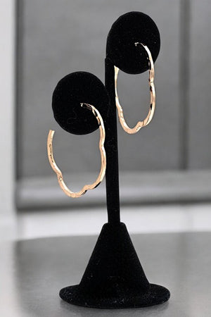 HAMMERED CLOVER SEMI HOOP EARRING