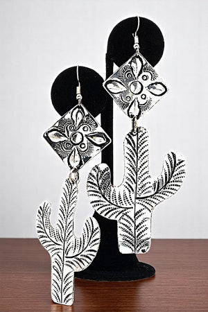 ETCHED DETAIL CACTUS DANGLE EARRING