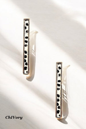 ANIMAL PRINT BAR DROP EARRING