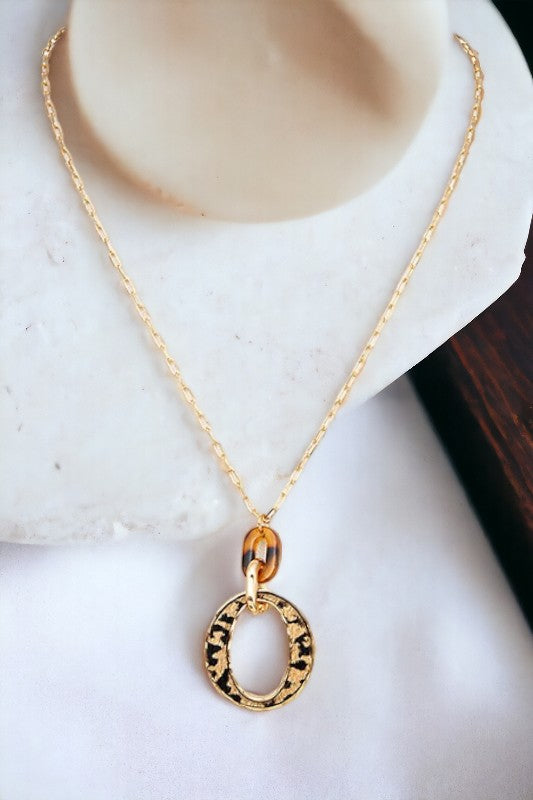 Curved Oval Pendant Necklace