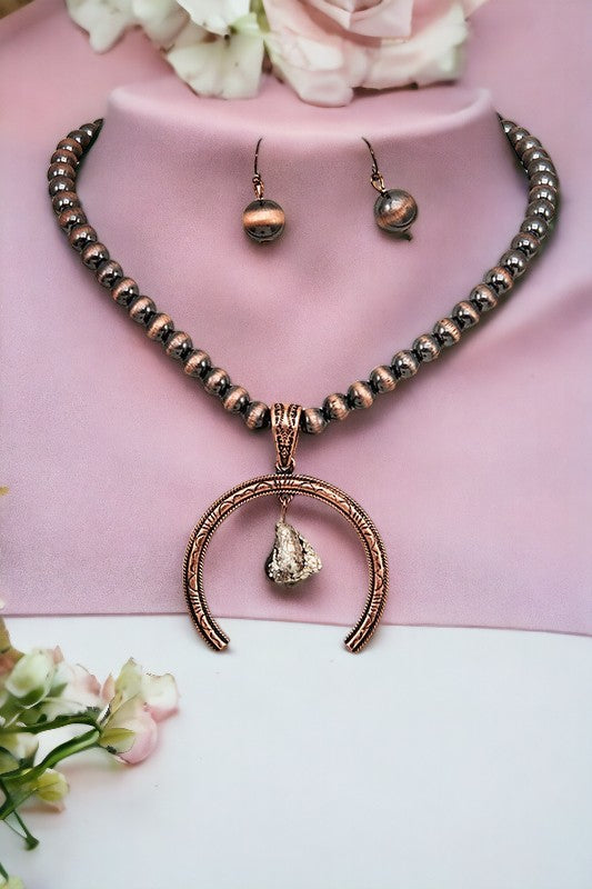 Curved Pendant Bead Necklace Set