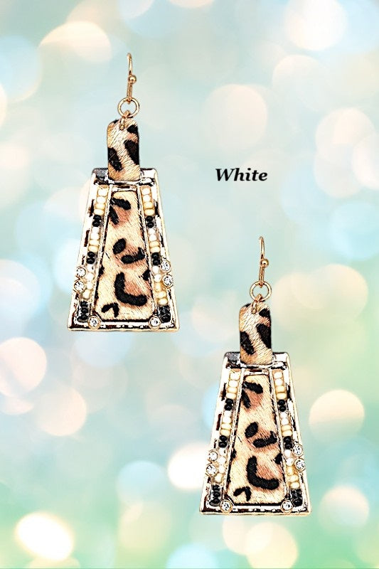 ANIMAL PRINT BEAD FRAME EARRING