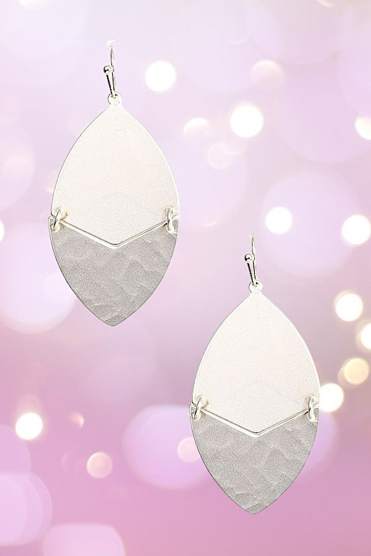 MARQUISE HAMMERED LINK DROP EARRINGÊ