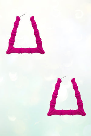 BAMBOO DETAIL SEMI TRIANGLE HOOP EARRING