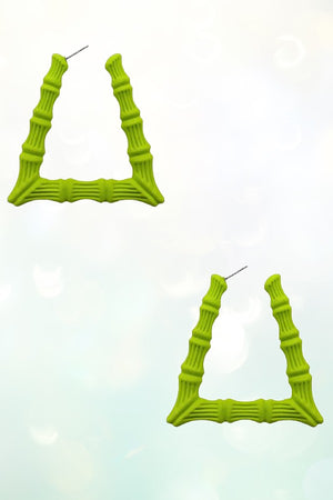 BAMBOO DETAIL SEMI TRIANGLE HOOP EARRING