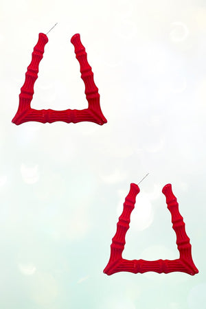 BAMBOO DETAIL SEMI TRIANGLE HOOP EARRING