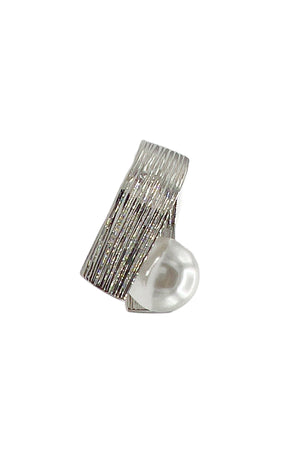 Textured Line Pearl Swir Accent Post Earring