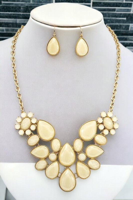 FACETED STONE BIB NECKLACE SET