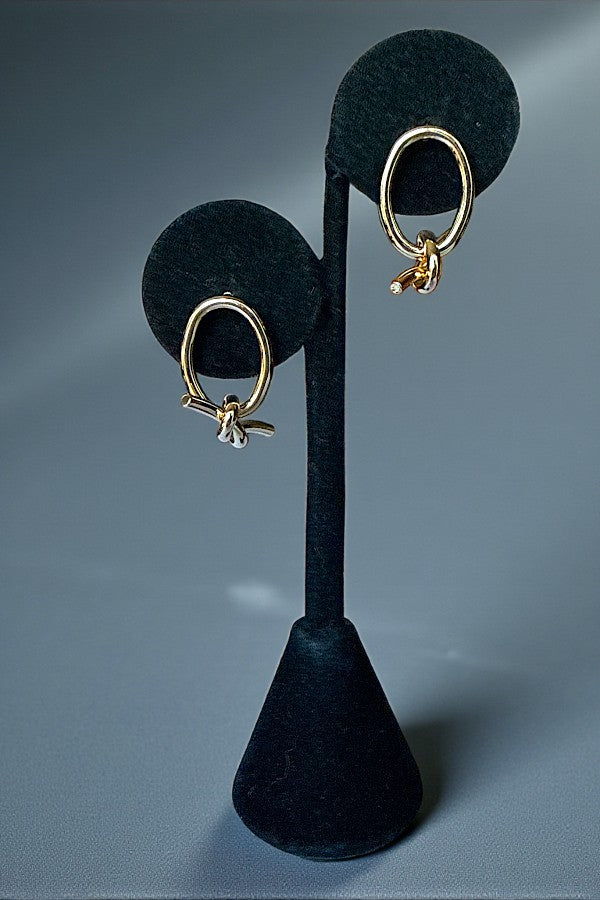 KNOT DANGLE OVAL POST EARRING