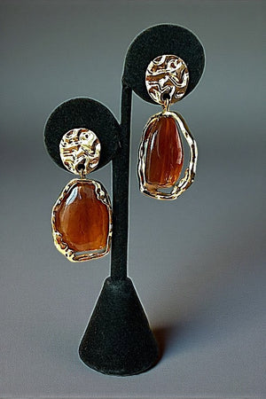 ABSTRACT HAMMERED FRAME STONE DANGLE EARRING