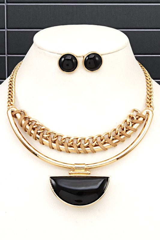 WRAPPED CURVED PENDANT ACCENT NECKLACE SET