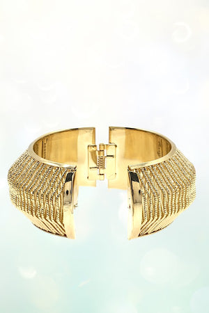 CUT OUT LINE ACCENT STATEMENT BANGLE BRACELET