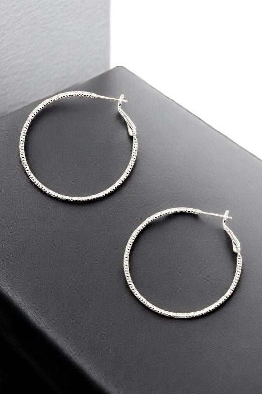 MINI TWIST DETAILED HOOP EARRING