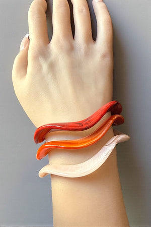 ACRYLIC WAVY 3 PIECE BANGLE BRACELET SET