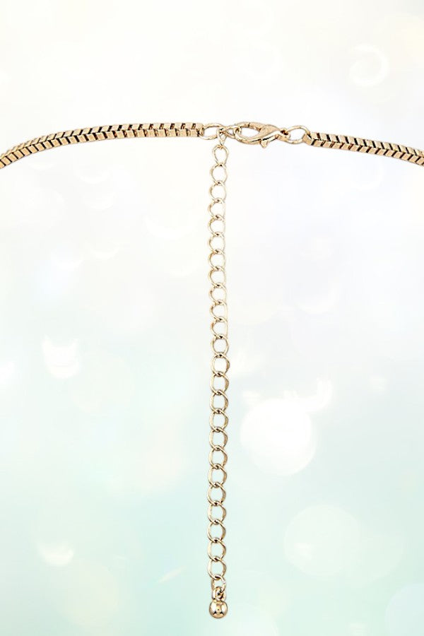ELONGATED BOX CHAIN FLORAL PENDANT NECKLACE
