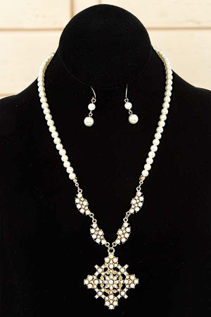 PEARL GEMSTONE ORNATE PENDANT NECKLACE AND PEARL DANGLE EARRING SET