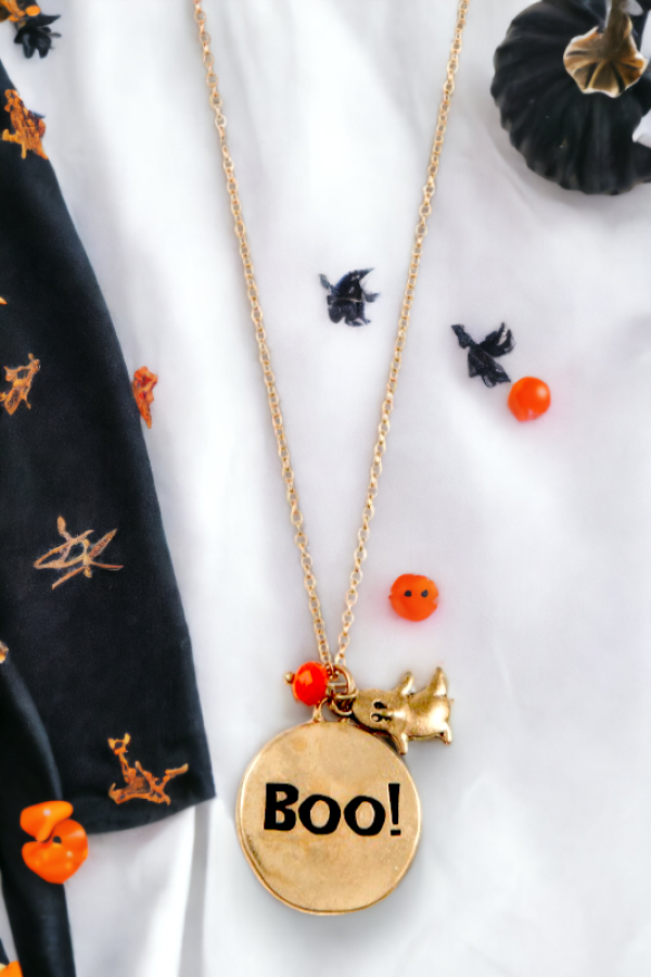 Boo Disk Pendant Necklace Set