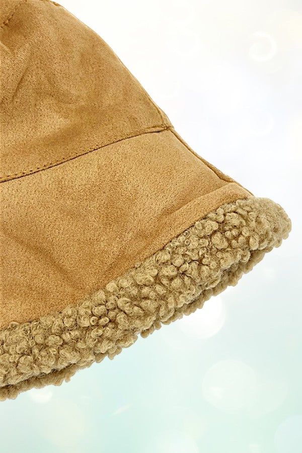 REVERSIBLE FAUX FUR BUCKET HAT