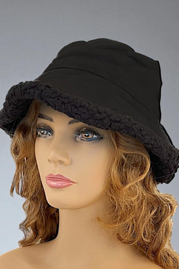 REVERSIBLE FAUX FUR BUCKET HAT