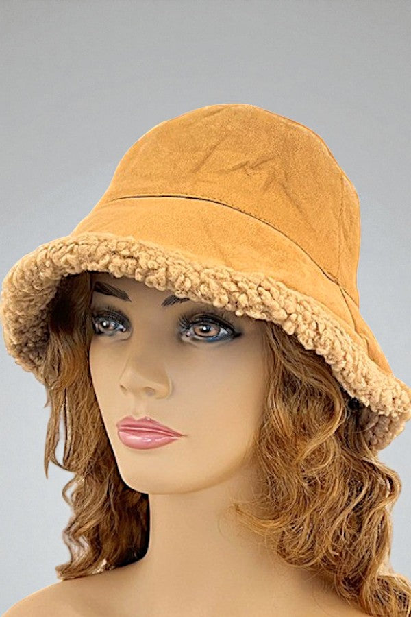 REVERSIBLE FAUX FUR BUCKET HAT