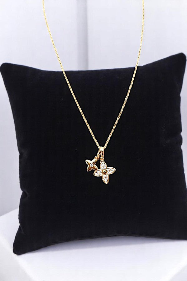DOUBLE CLOVER PENDANT NECKLACE