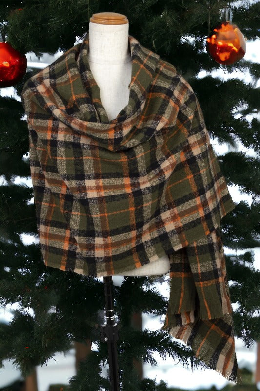 Checkered Pattern Fringe End Trim Oblong Scarf