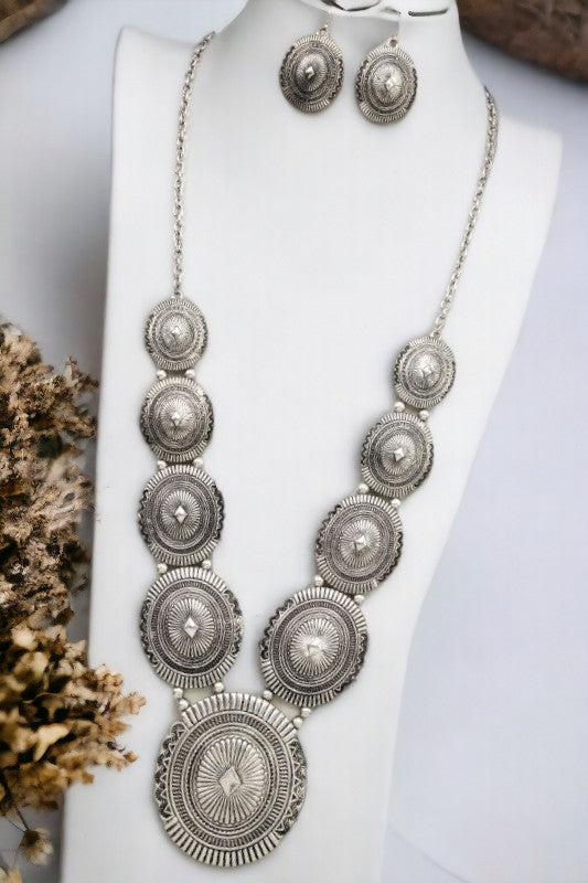 Oval Etched Concho Link Necklace Set