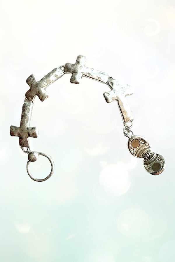 HAMMERED CROSS LINK BRACELET