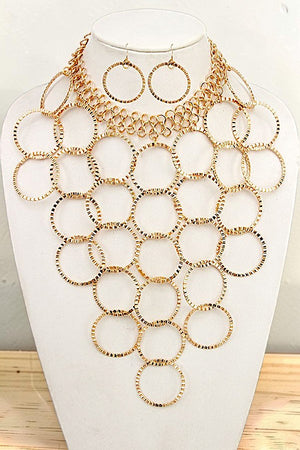 ETCHED MULTI RING LINK NET STATEMENT NECKLACE EARRING SET
