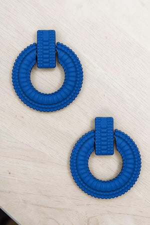 LINE ETCHED ROUND DROP EARRING