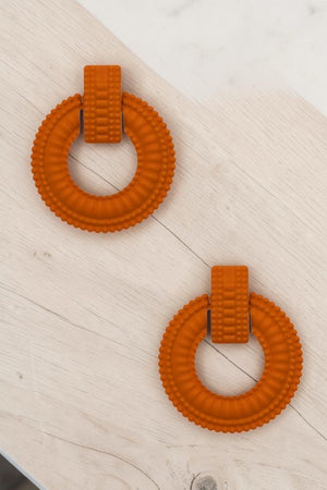 LINE ETCHED ROUND DROP EARRING
