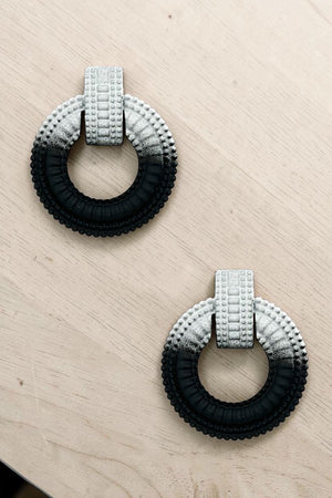 LINE ETCHED ROUND DROP EARRING