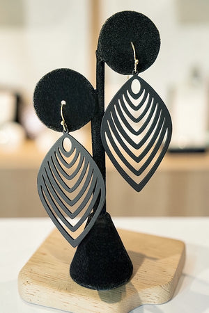 LEAF CUT OUT DROP EARRING