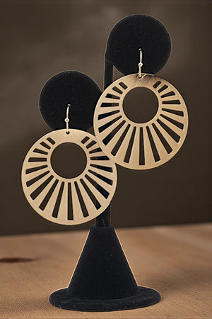 ROUND CUT OUT DETAIL EARRING
