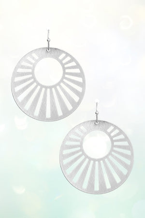 ROUND CUT OUT DETAIL EARRING