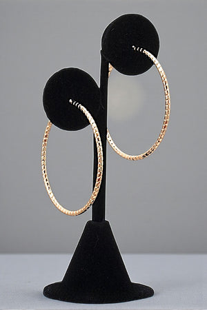 SIMPLE TEXTURED HOOP EARRING