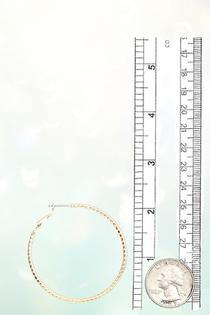SIMPLE TEXTURED HOOP EARRING