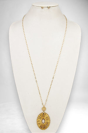 WRAPPED OVAL PENDANT LONG NECKLACE AND BALL BEAD STUD EARRING SET