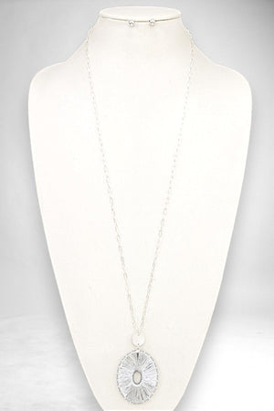 WRAPPED OVAL PENDANT LONG NECKLACE AND BALL BEAD STUD EARRING SET