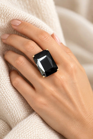 LARGE FACETED BLACK RECTANGULAR GEMSTONE STRETCH RING