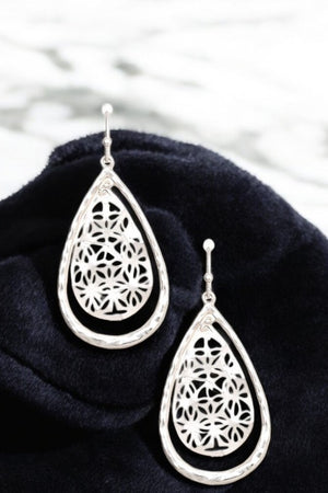 HAMMERED CUT OUT TEARDROP EARRING