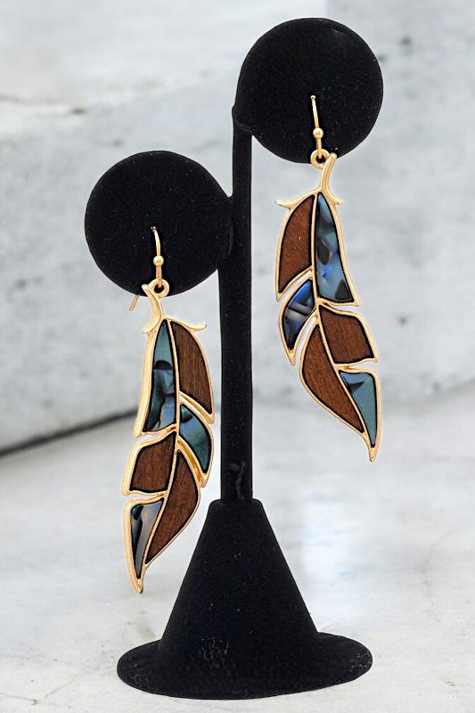 FEATHER WOOD ACETATE DANGLE EARRING