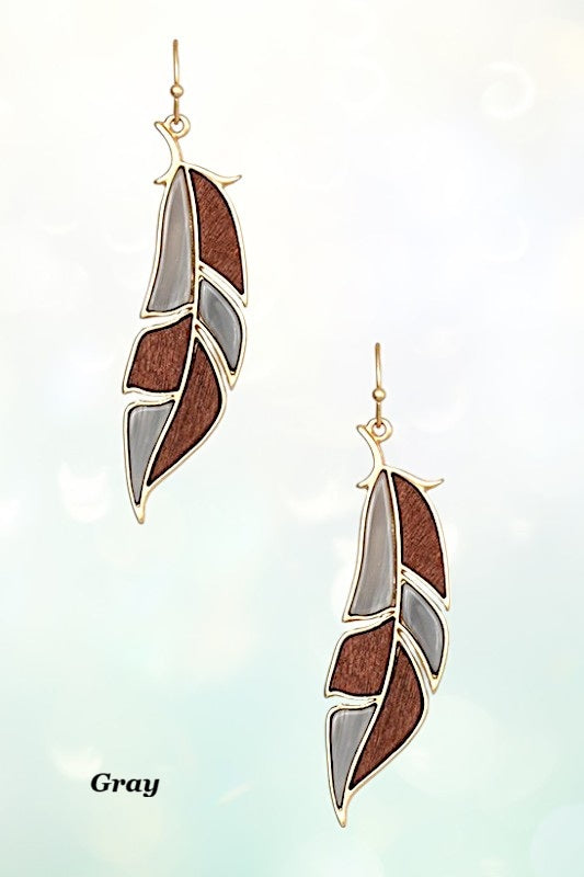 FEATHER WOOD ACETATE DANGLE EARRING