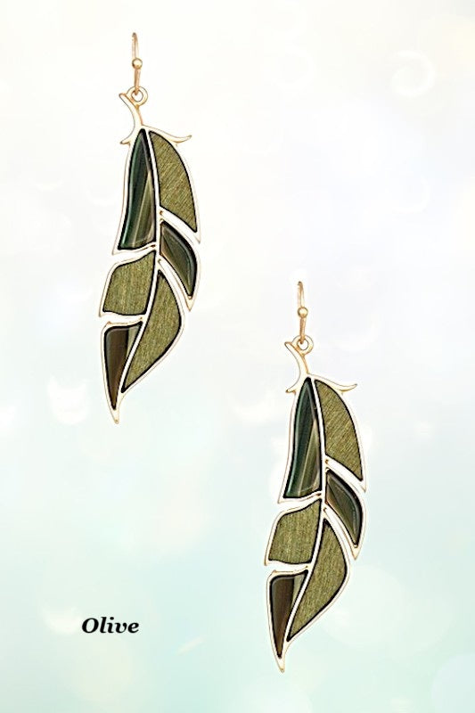 FEATHER WOOD ACETATE DANGLE EARRING