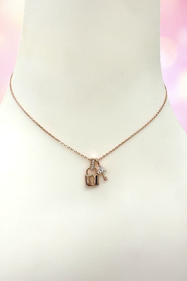 LOCK KEY PENDANT NECKLACE