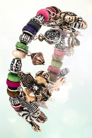 MULTI FLOWER CHARM BEAD BRACELET