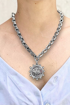 WESTERN DOUBLE HORSE ROUND COIN PENDANT BULKY CHAIN NECKLACE