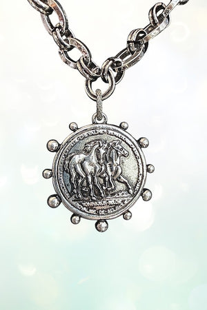 WESTERN DOUBLE HORSE ROUND COIN PENDANT BULKY CHAIN NECKLACE