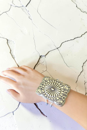 WESTERN RECTANGULAR CONCHO HINGE BRACELET